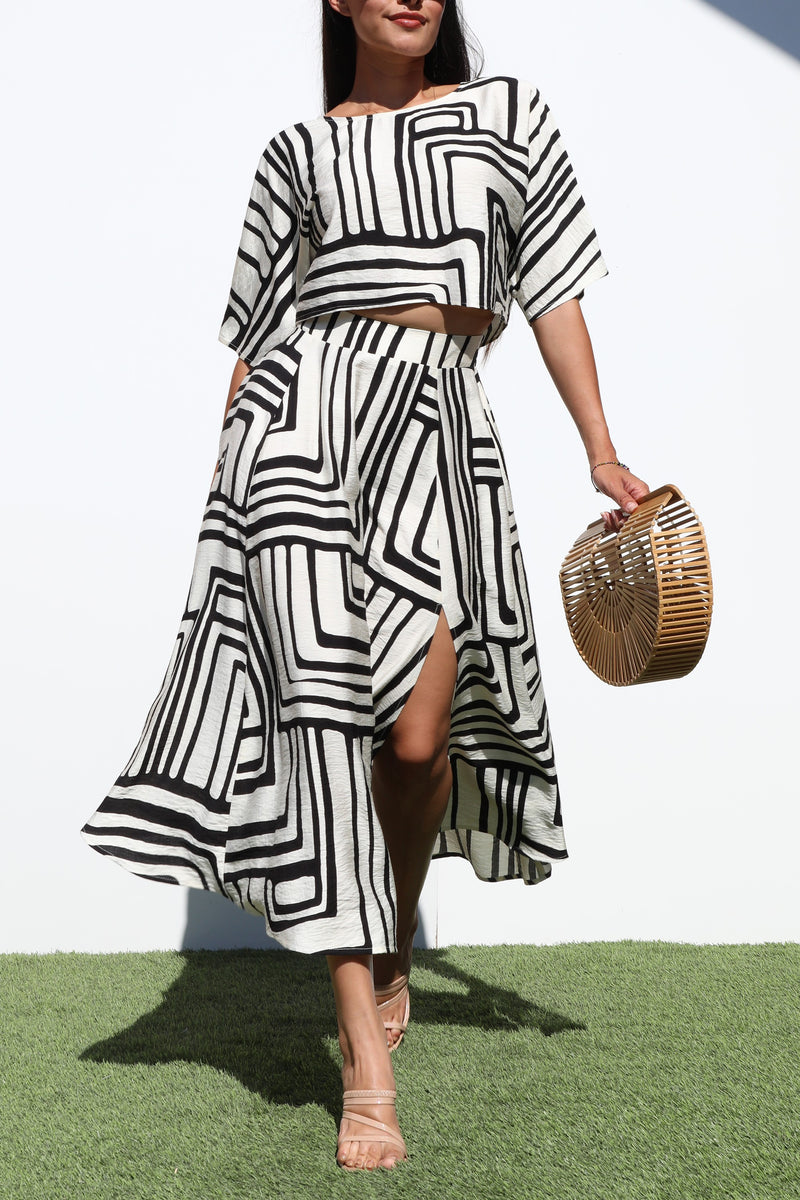 DD7191, LOOSE FIT TOP AND SKIRT SET