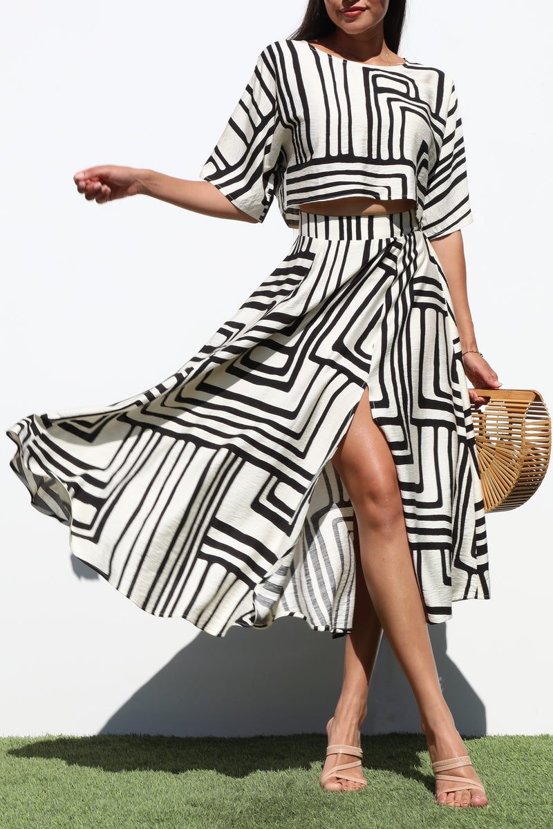 DD7191, LOOSE FIT TOP AND SKIRT SET