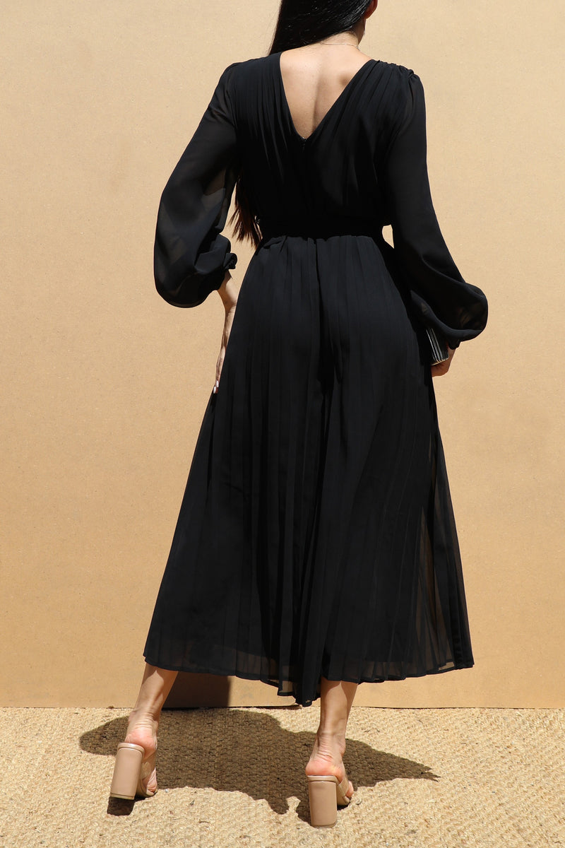 DD6281, PLEATED V NECK WOVEN JUMPSUIT