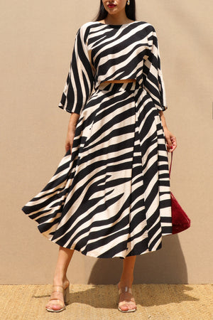 DD8769, Zebra Loose Fit Top & Skirt Set