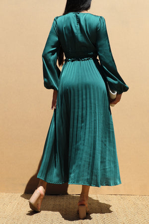 DD7436, PLEATED SATIN MIDI DRESSES