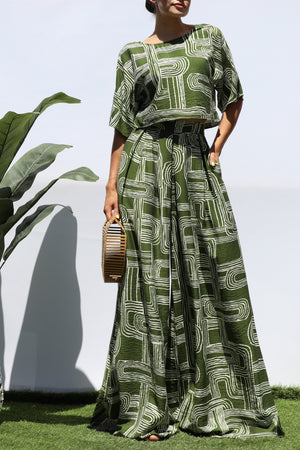 DD8146, PRINTED LOOSE FIT TOP AND FLARE-LEG PANTS SET