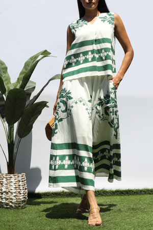 DD8410, PRINTED LOOSE FIT TOP AND FLARE-LEG PANTS SET