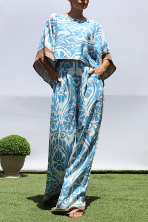 DD8300, PRINTED LOOSE FIT TOP AND FLARE-LEG PANTS SET