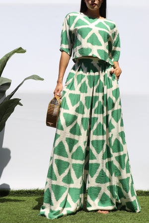 DD8315, PRINTED LOOSE FIT TOP AND FLARE-LEG PANTS SET