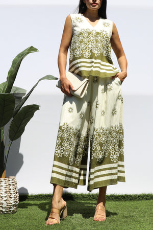 DD8377, PRINTED LOOSE FIT TOP AND FLARE-LEG PANTS SET