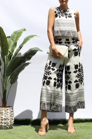 DD8373, PRINTED LOOSE FIT TOP AND FLARE-LEG PANTS SET